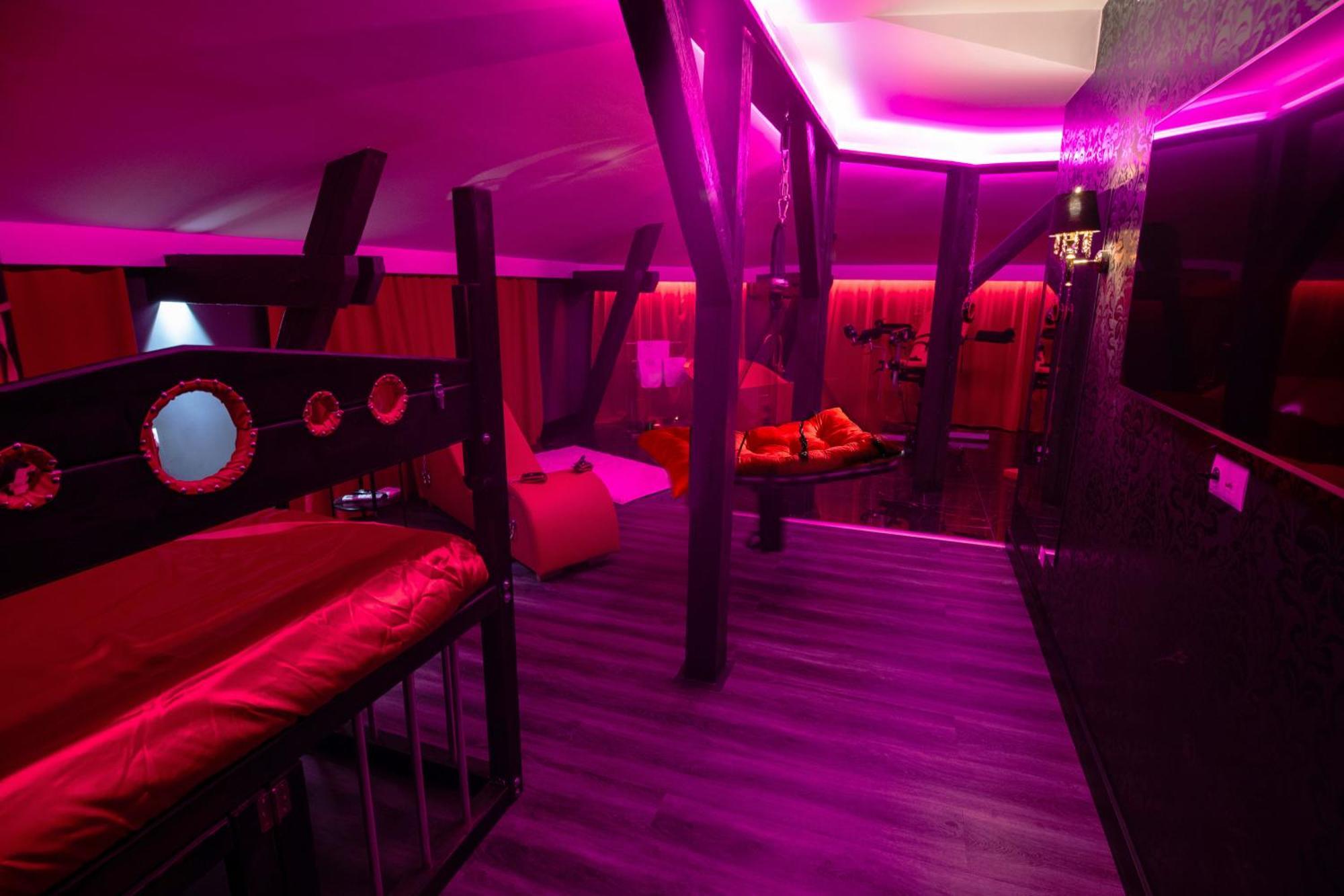 Red Palace Apartament Bdsm ビィドゴシュチュ エクステリア 写真