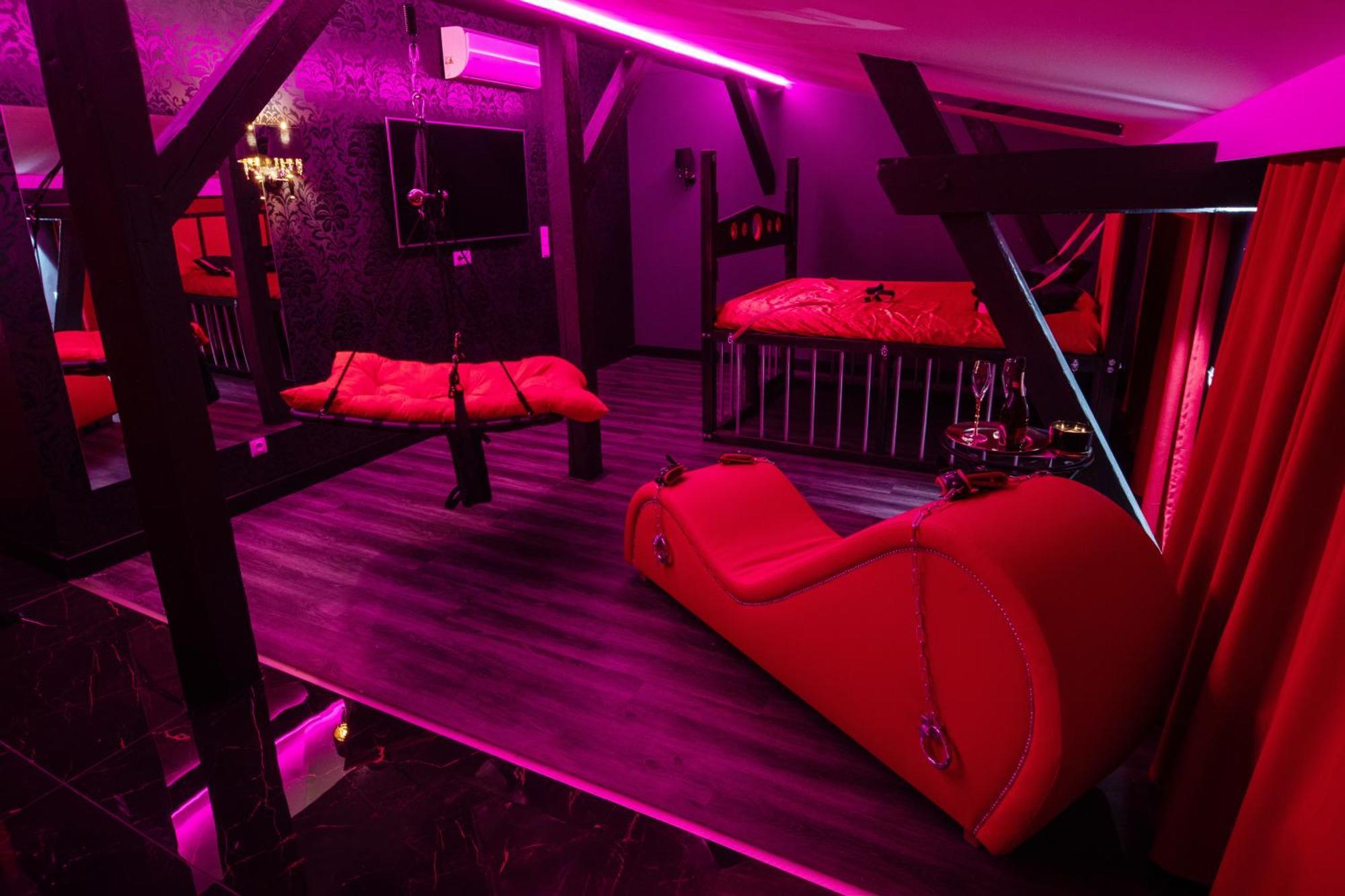 Red Palace Apartament Bdsm ビィドゴシュチュ エクステリア 写真