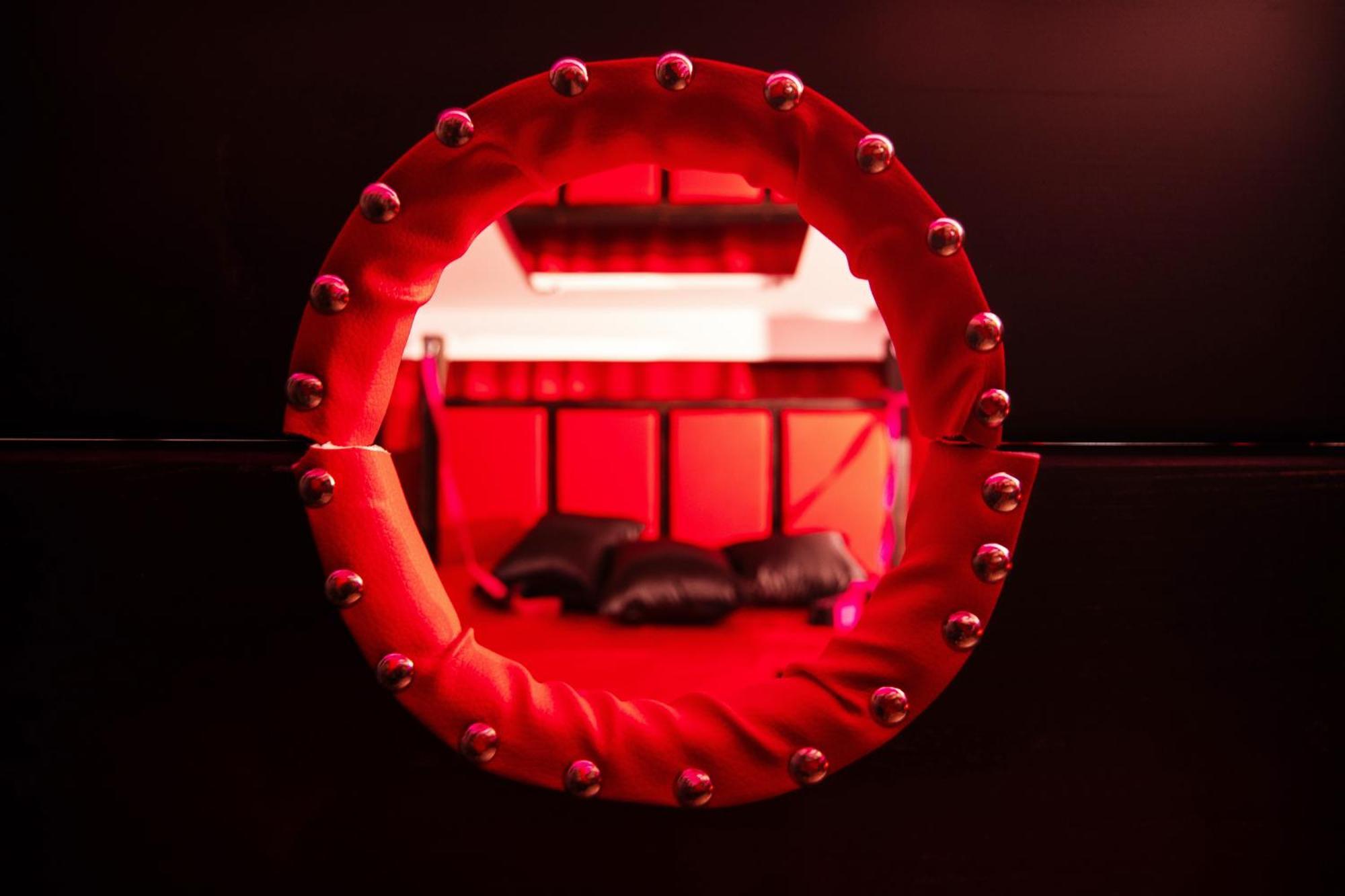 Red Palace Apartament Bdsm ビィドゴシュチュ エクステリア 写真