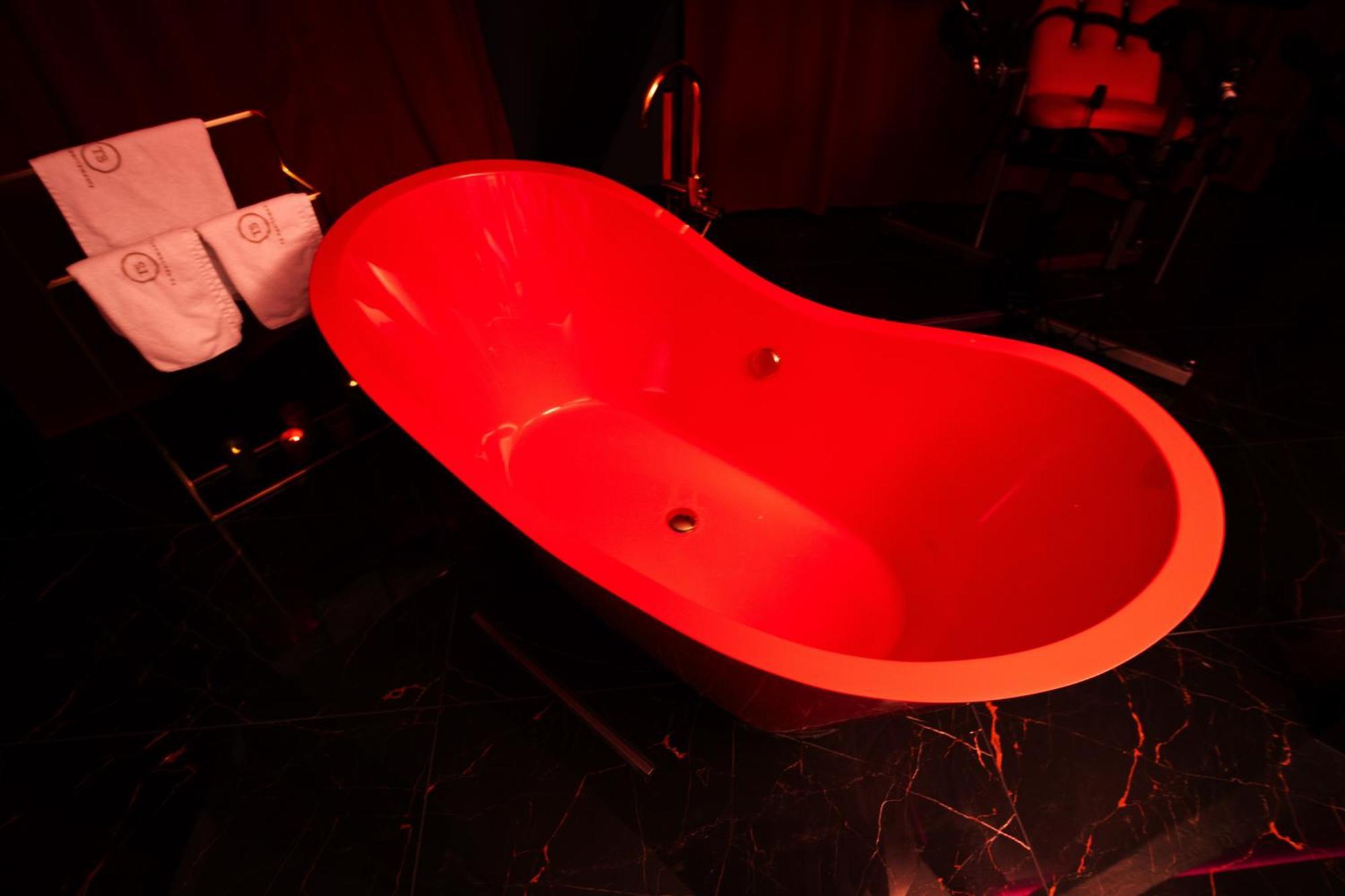Red Palace Apartament Bdsm ビィドゴシュチュ エクステリア 写真