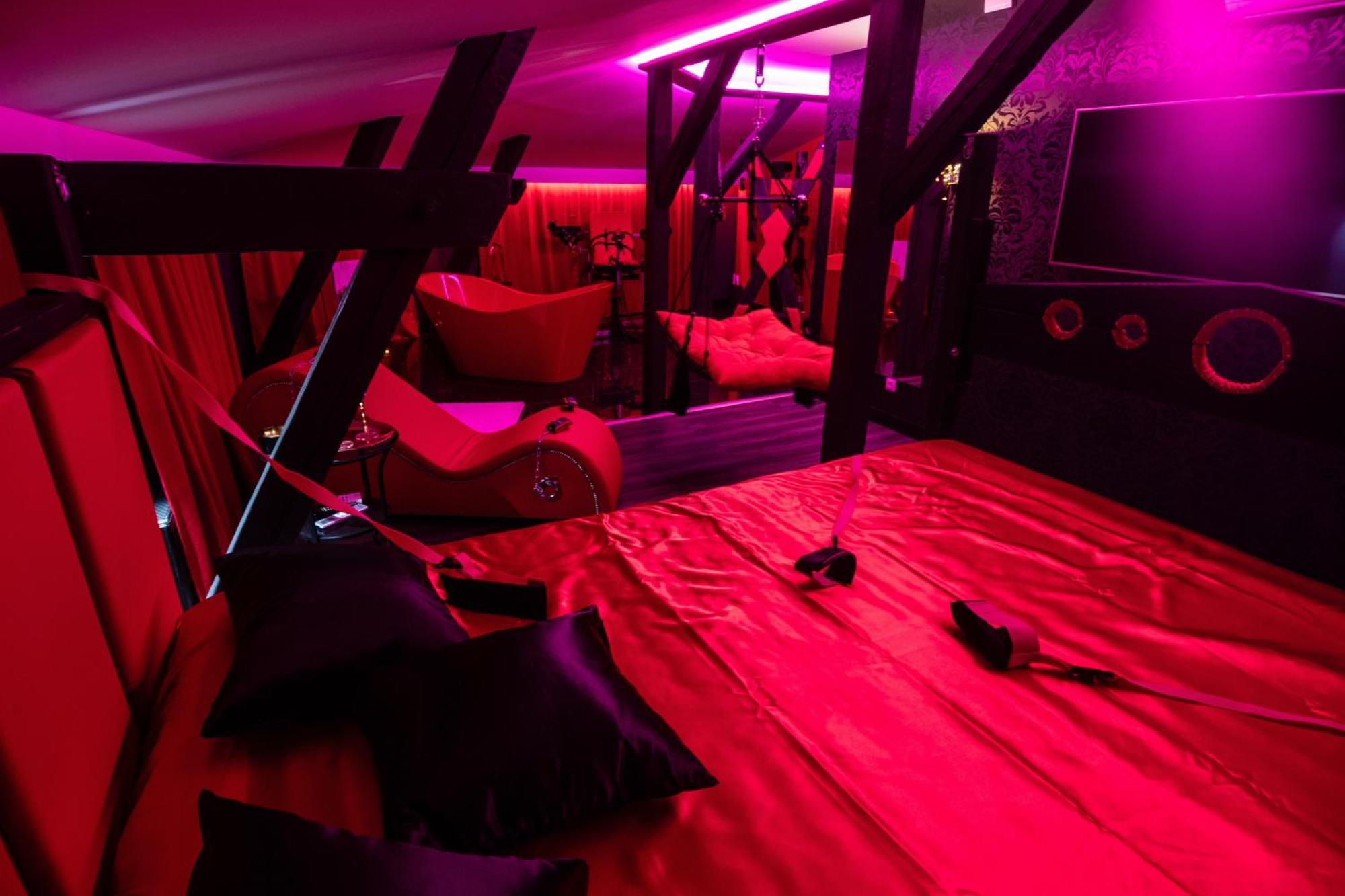 Red Palace Apartament Bdsm ビィドゴシュチュ エクステリア 写真